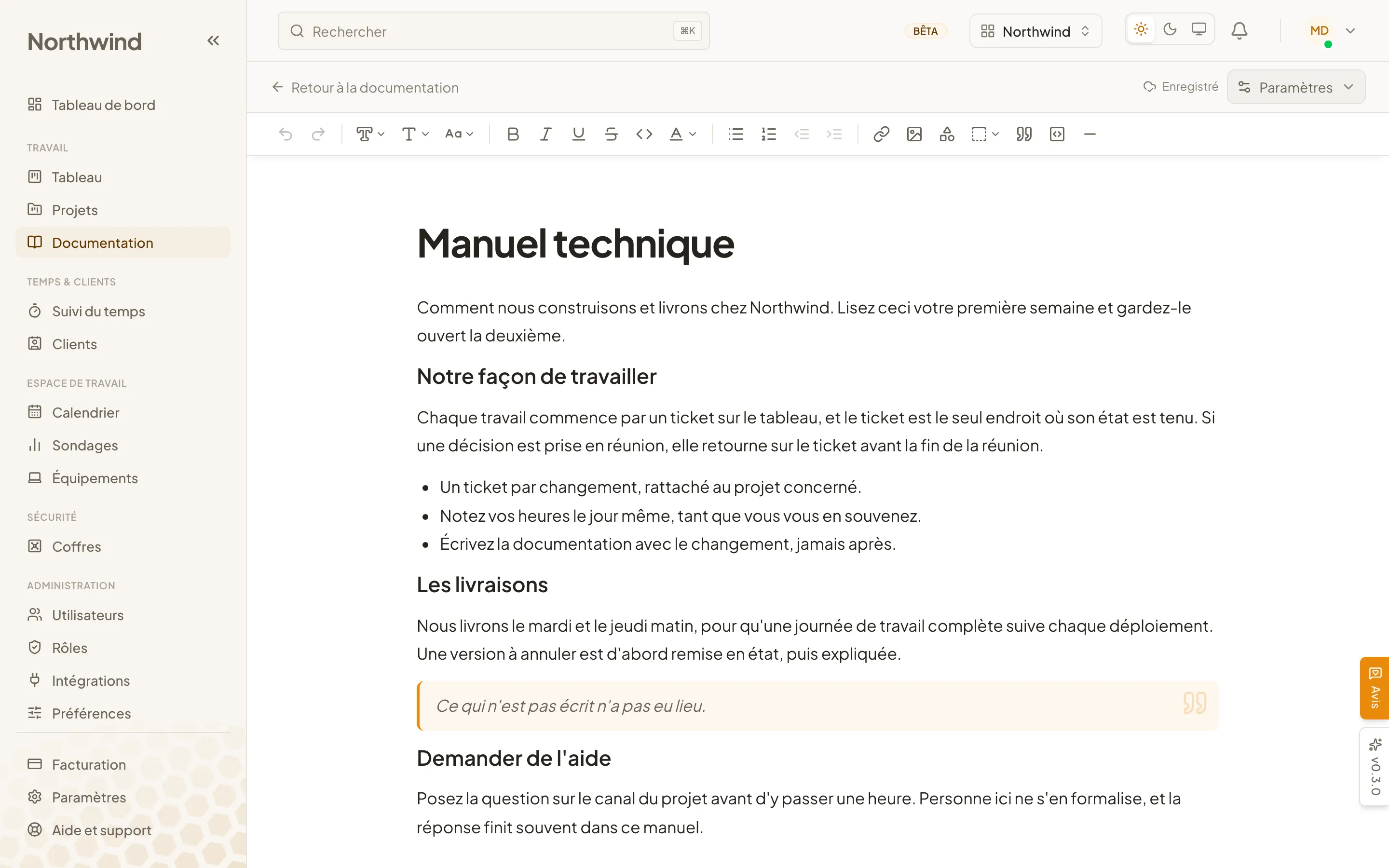 L'éditeur de documentation Cohively, avec une page de texte mis en forme à côté d'une arborescence de documents.