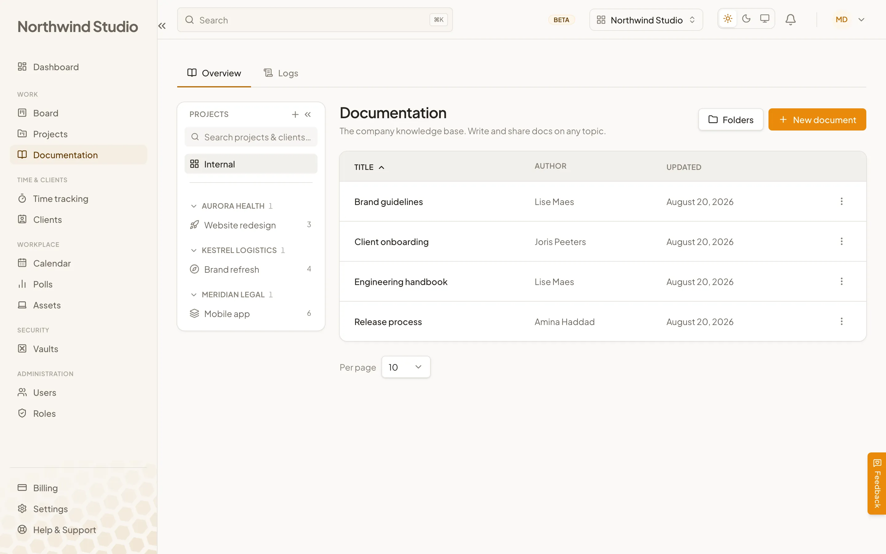 De documentatie-editor van Cohively, met een pagina opgemaakte tekst naast een mappenboom van documenten.