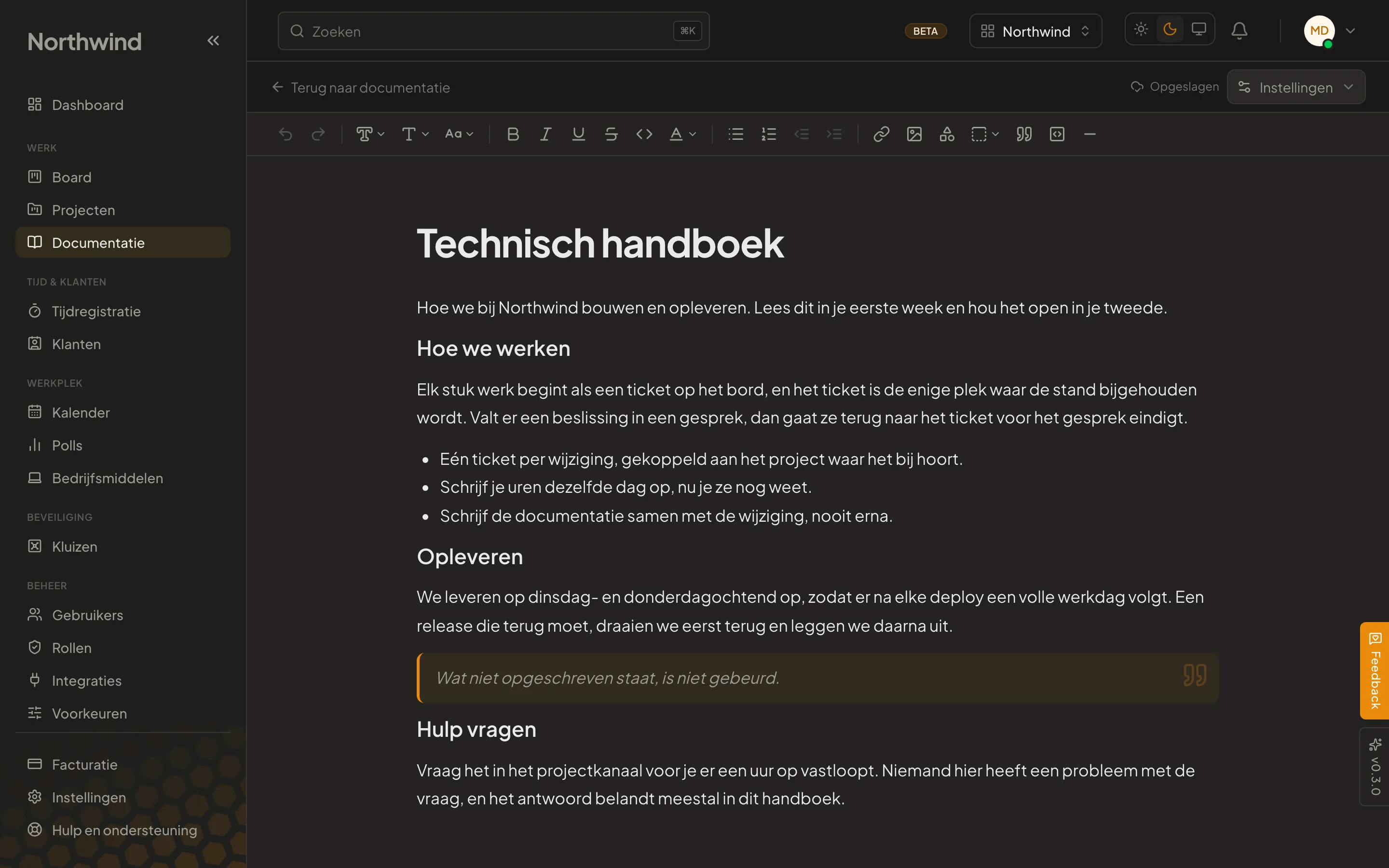 De documentatie-editor van Cohively, met een pagina opgemaakte tekst naast een mappenboom van documenten.