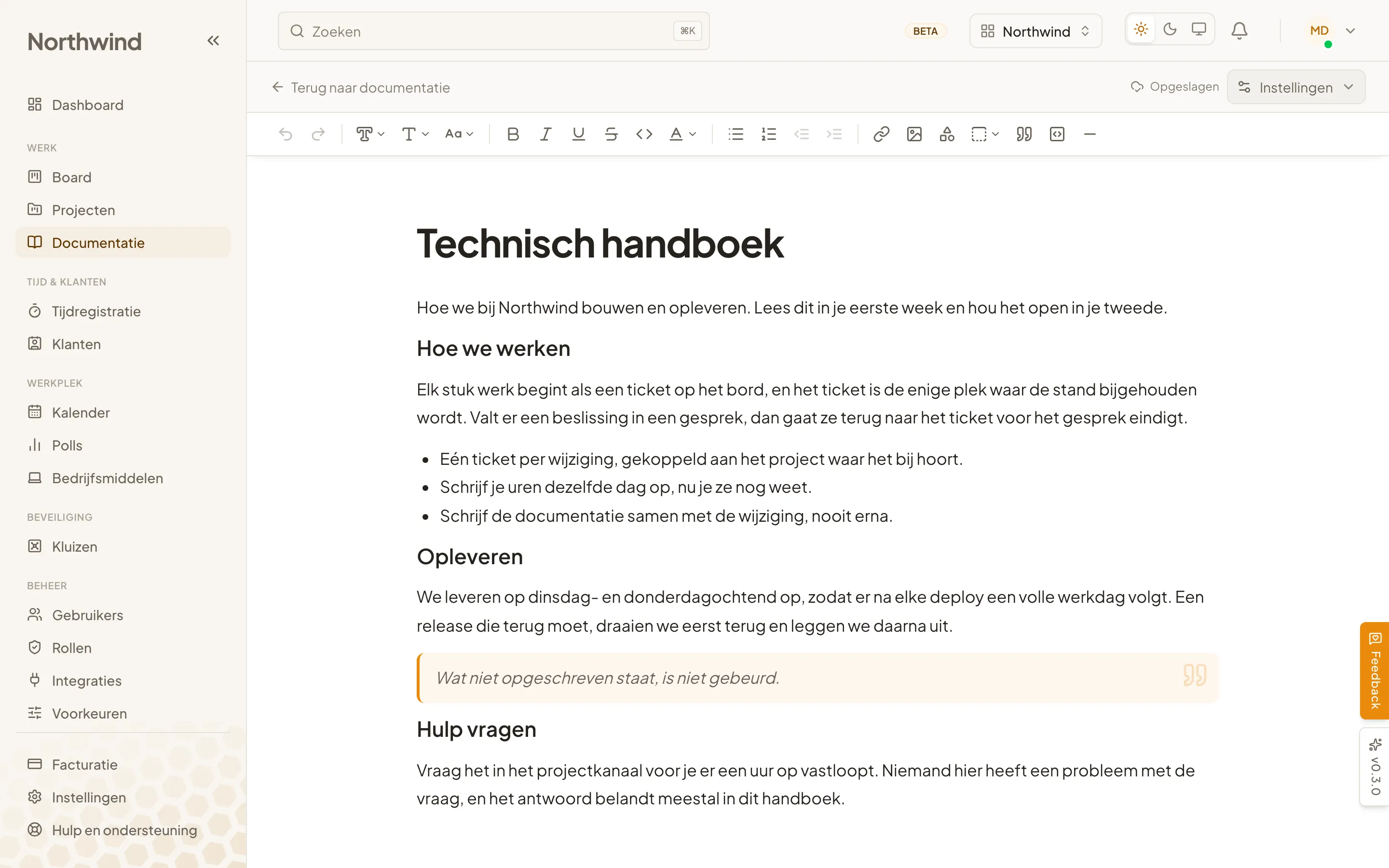 De documentatie-editor van Cohively, met een pagina opgemaakte tekst naast een mappenboom van documenten.